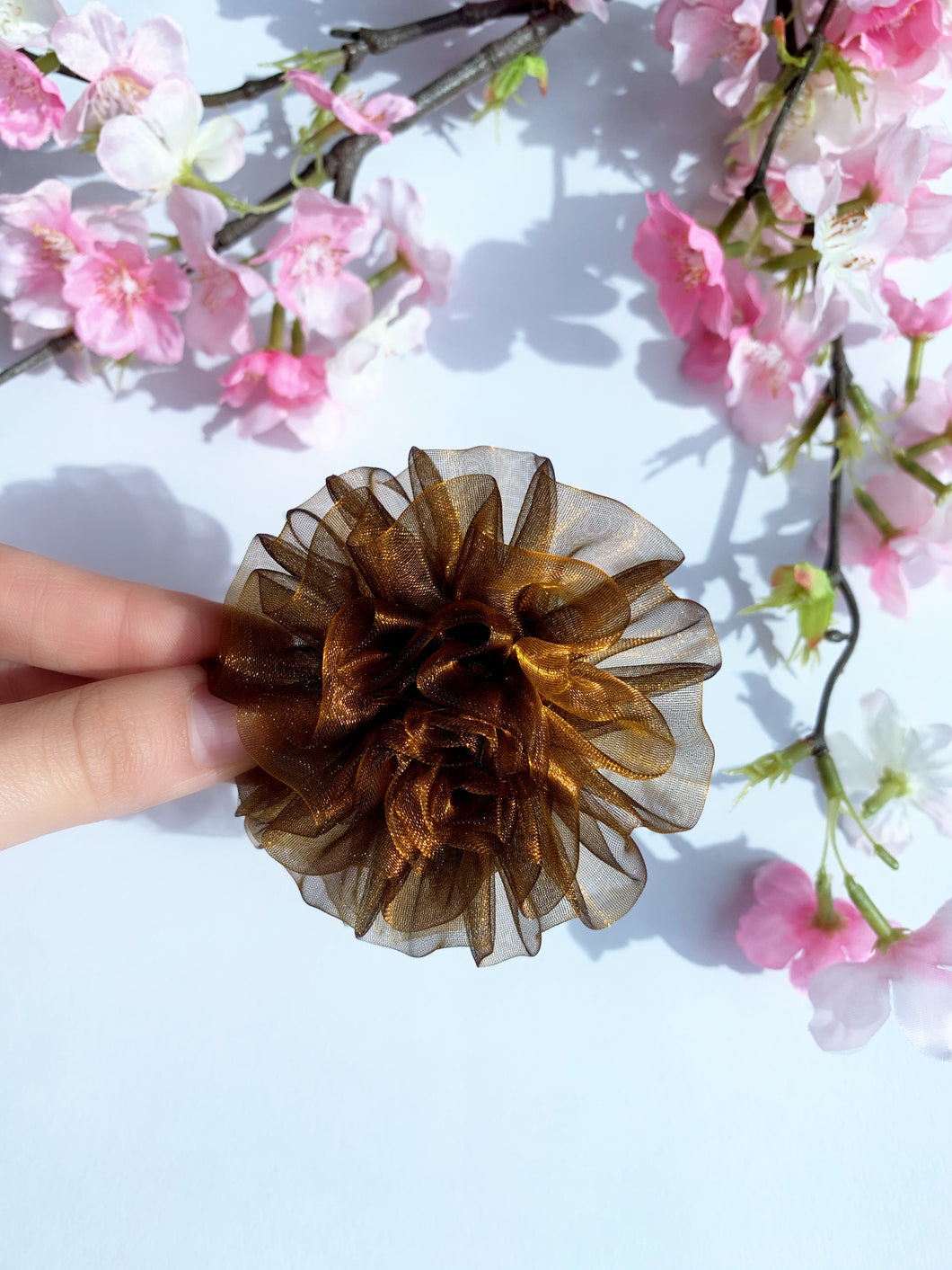 Organza flower brown 3 pack