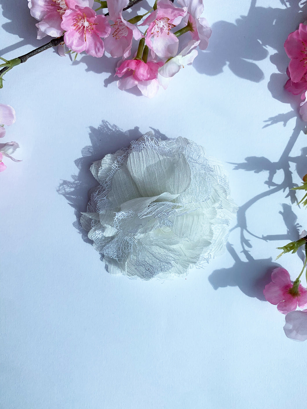 White lace textured flower 3 pack