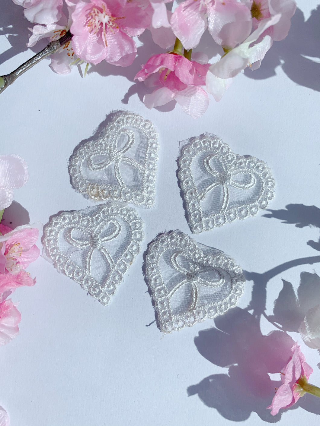 White lace heart 4 pack