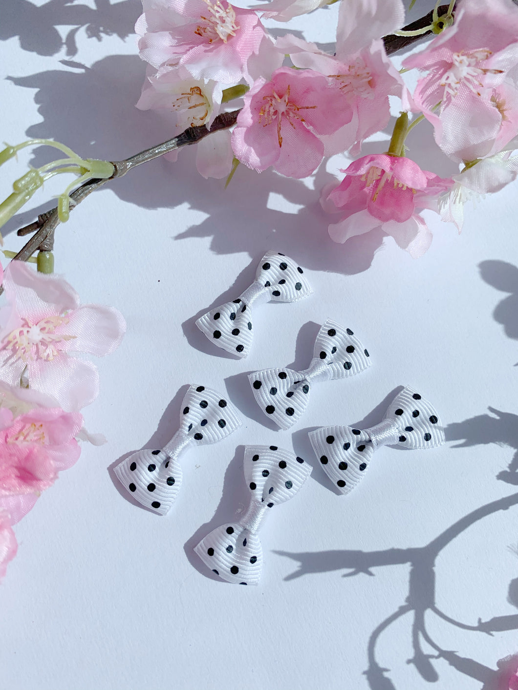 White polka dot bows 5 pack