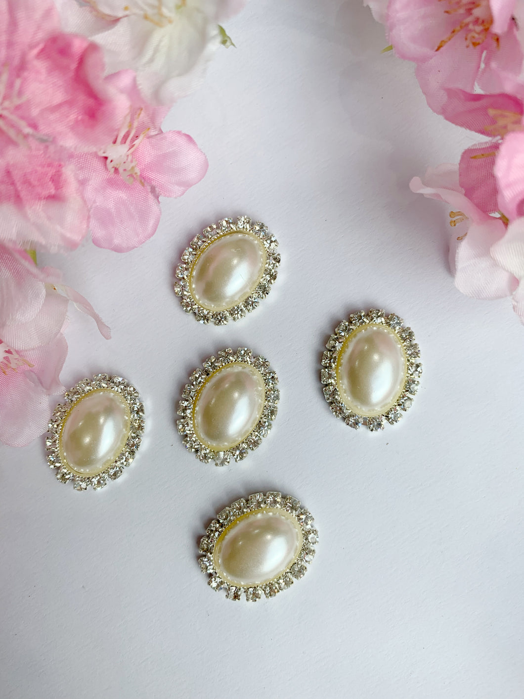 Pearl and diamond flat back brooch 5 pack