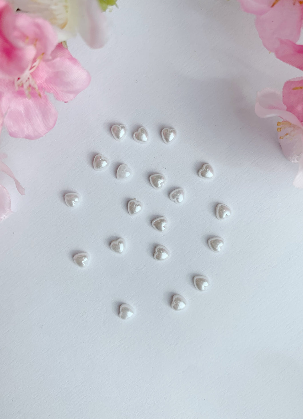 Pearl mini hearts flat back 50 pack