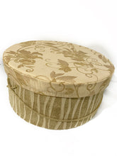 Load image into Gallery viewer, Round fabric patterned gift box
