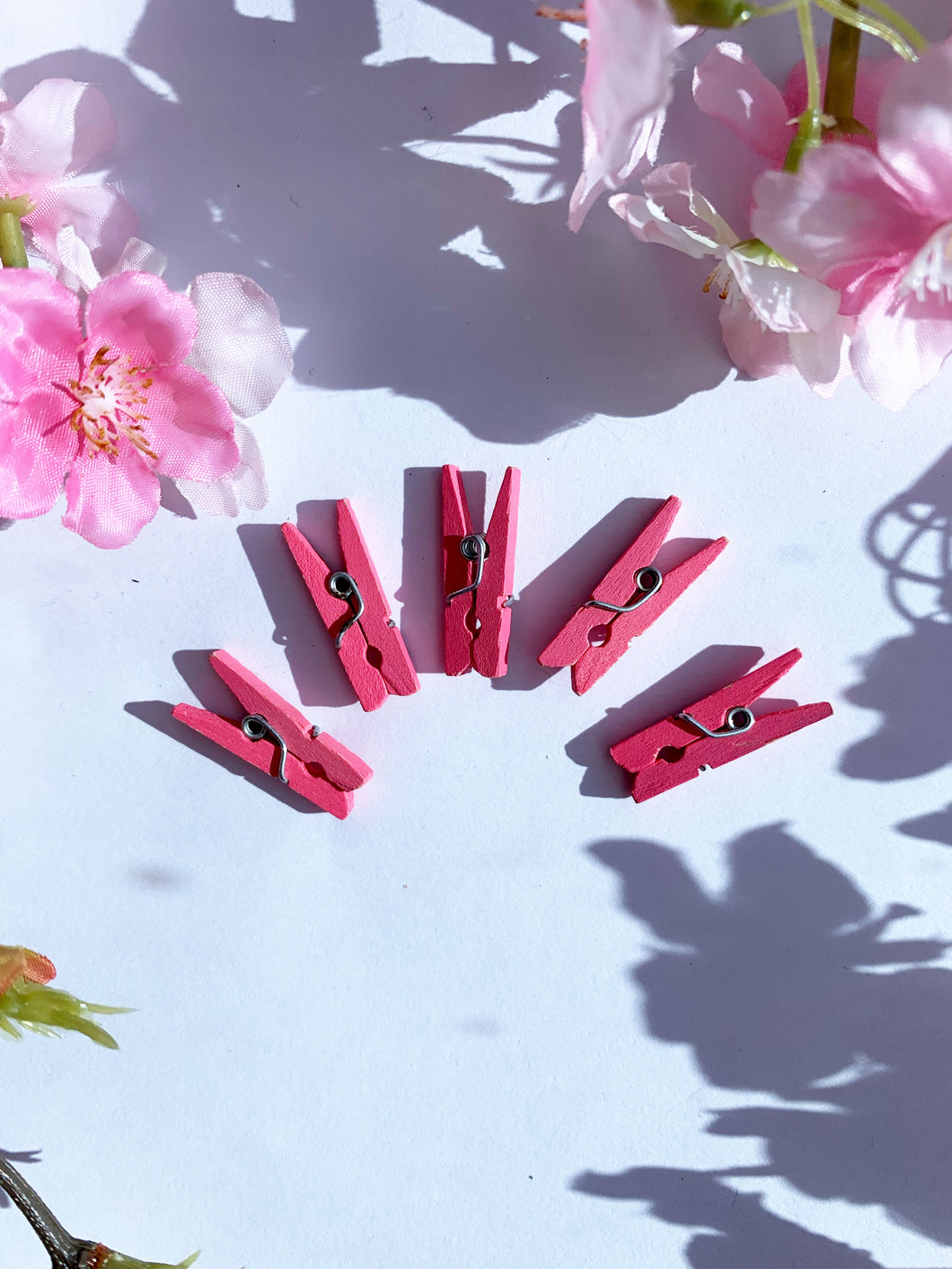 Dark pink wooden pegs 5 pack